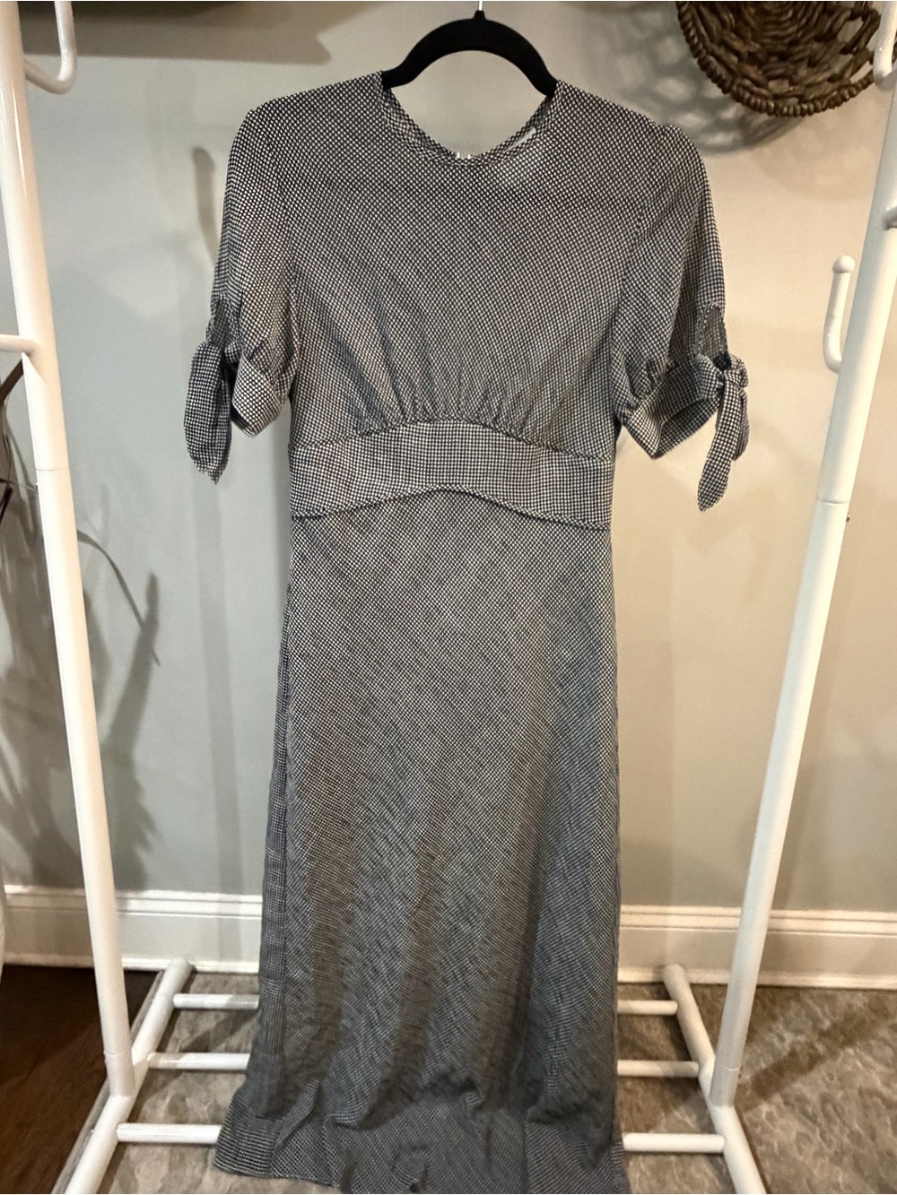 C/MEO Collective Black & White Patterned Dress with Tie Sleeves size small
